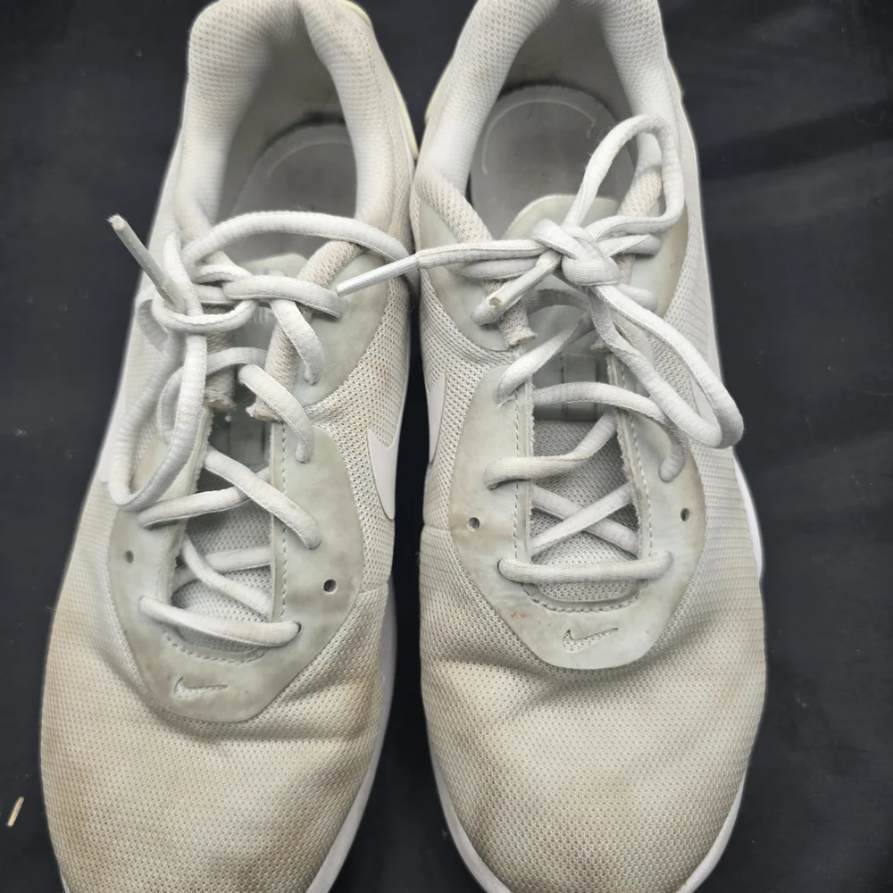 Nike White Sneakers with Air‎ Max Cushioning